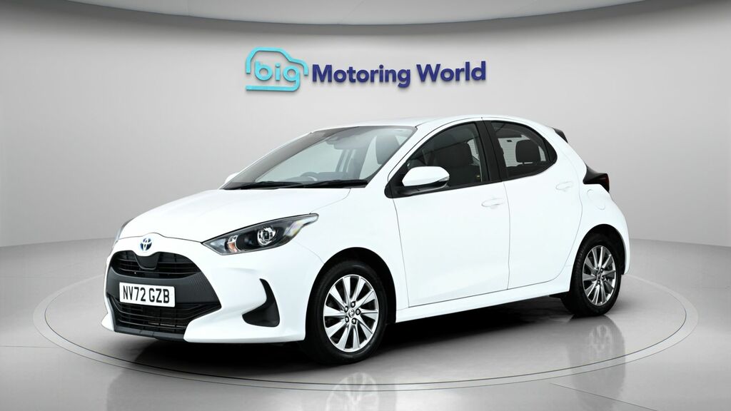 Toyota Yaris Icon NV72GZB White #3