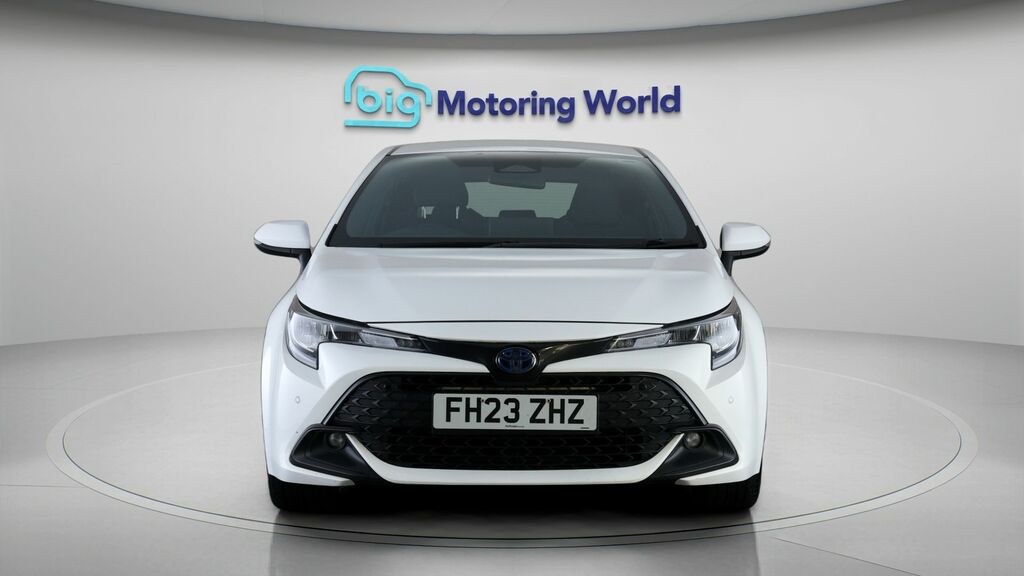 Toyota Corolla Icon FH23ZHZ White #2