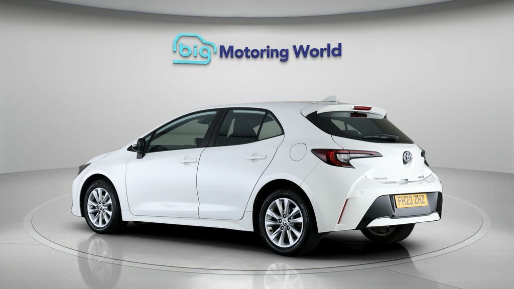 Toyota Corolla Icon FH23ZHZ White #5