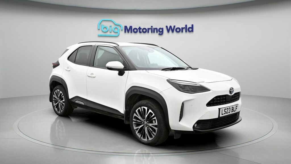 Toyota Yaris Cross Excel White