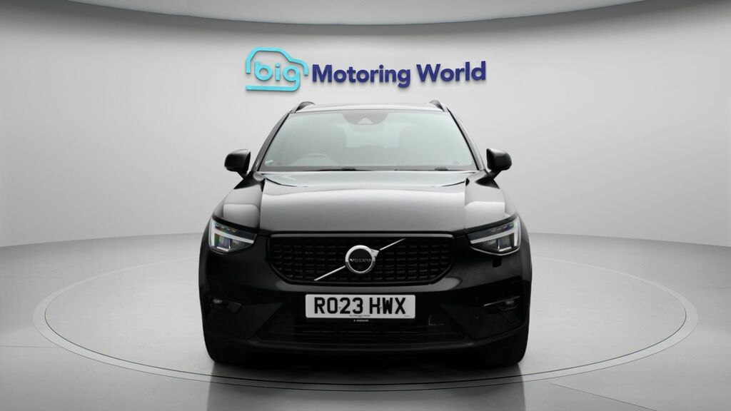 Volvo XC40 Ultimate Dark RO23HWX Black #2