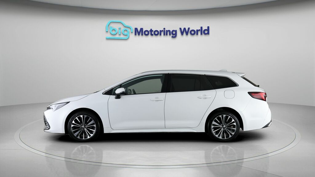 Toyota Corolla Design YH73RZZ White #4