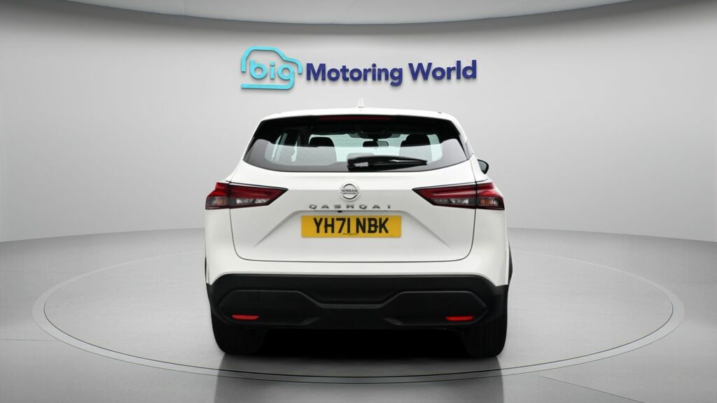 Nissan Qashqai Acenta Premium YH71NBK White #6