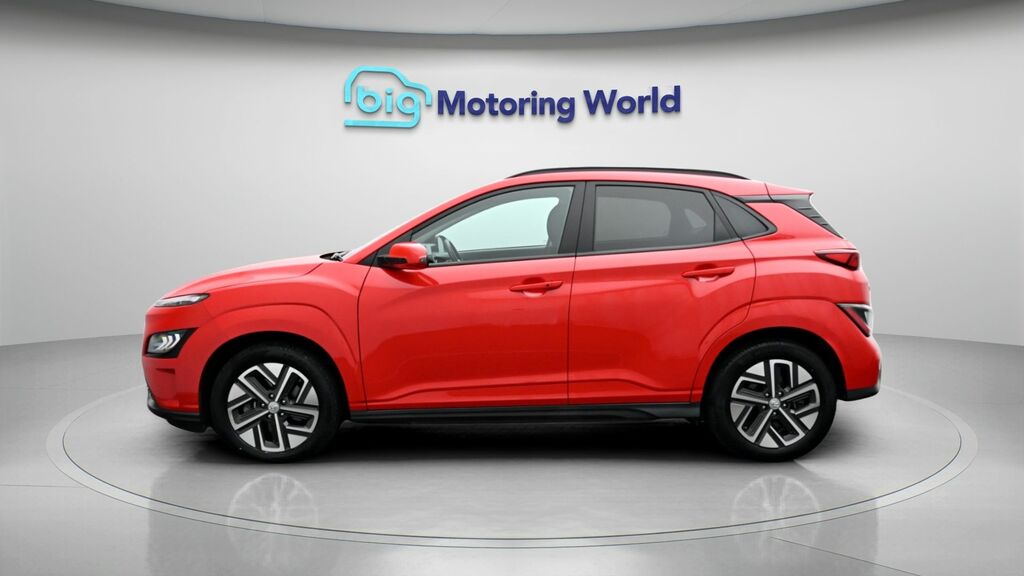 Hyundai Kona Premium Red #4