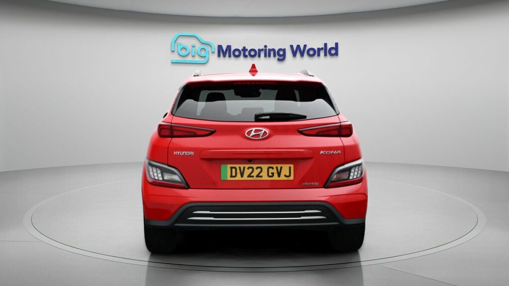 Hyundai Kona Premium Red #6