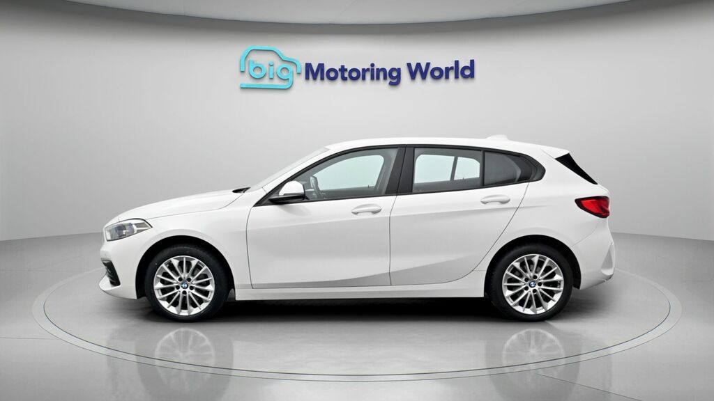 BMW 1 Series Se White #4