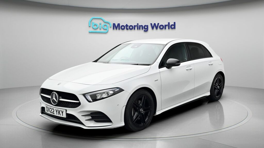 Mercedes-Benz A Class Amg Line Edition OV22YKY White #3