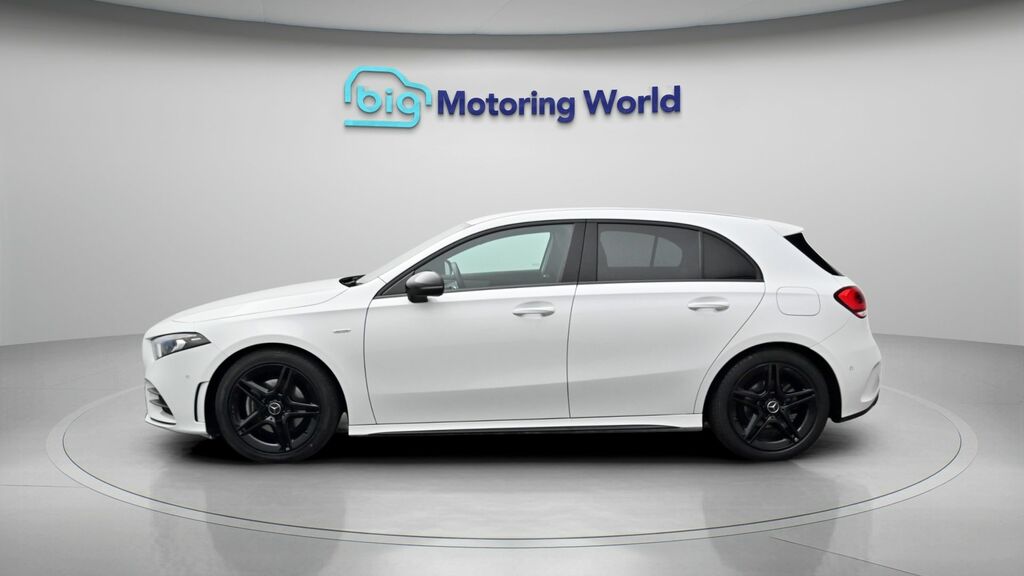 Mercedes-Benz A Class Amg Line Edition OV22YKY White #4