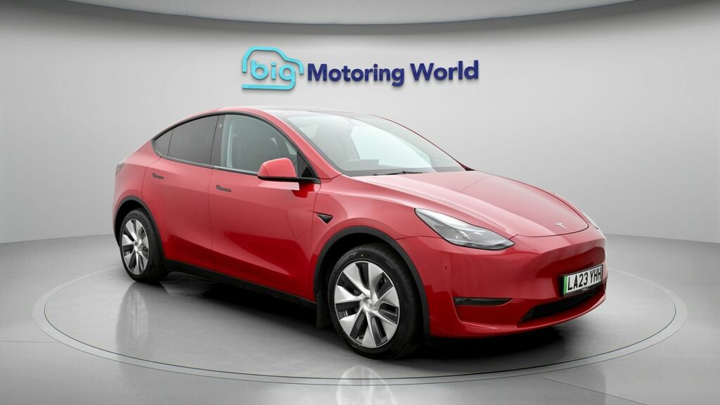 Tesla Model Y Long Range LA23YHH Red