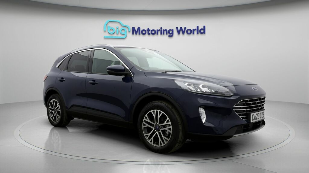 Ford Kuga Titanium Edition Blue