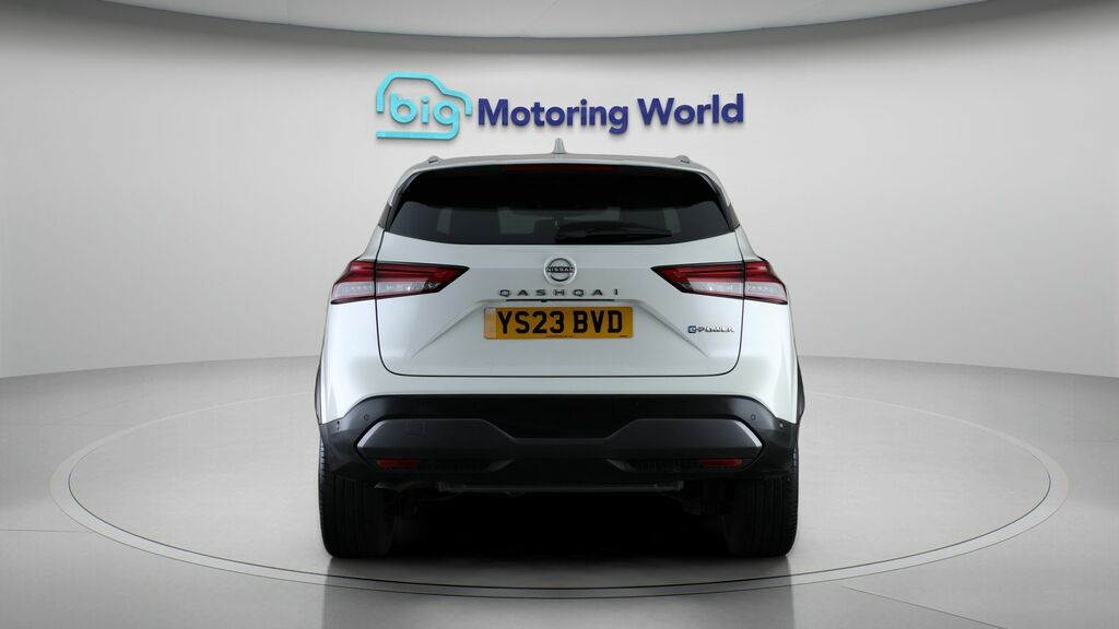 Nissan Qashqai Tekna YS23BVD White #6