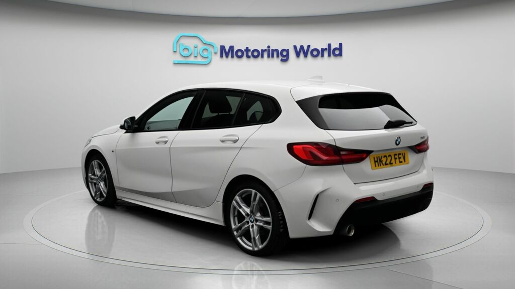 BMW 1 Series M Sport HK22FEV White #5