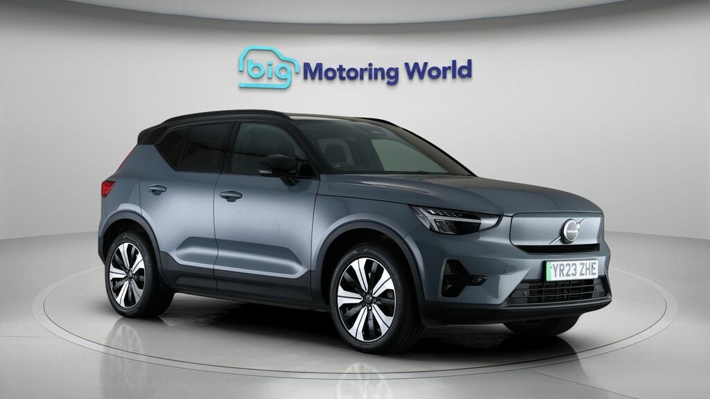 Volvo XC40 Core Grey