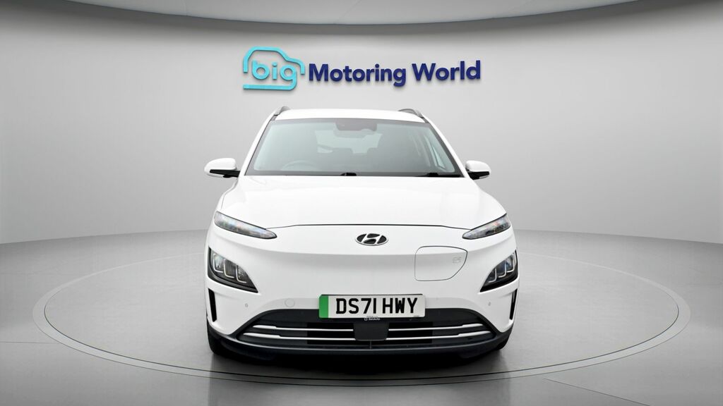 Hyundai Kona Premium White #2