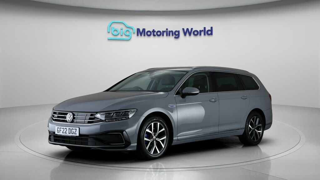 Volkswagen Passat Gte Grey #3