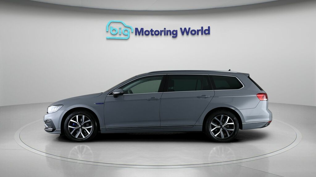 Volkswagen Passat Gte Grey #4