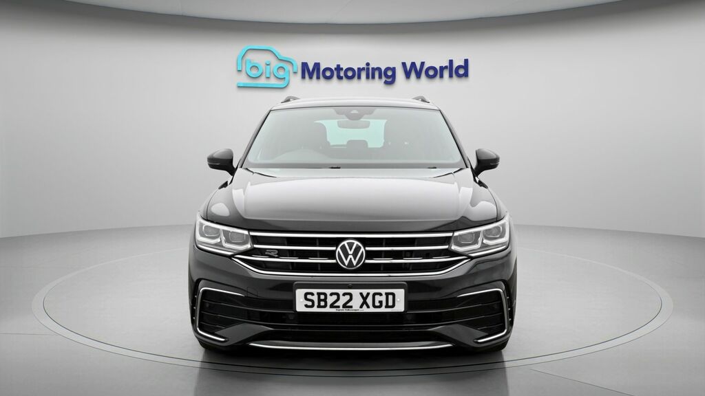 Volkswagen Tiguan R-line SB22XGD Black #2
