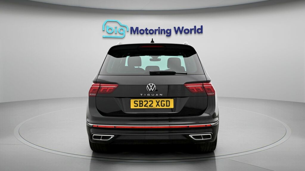 Volkswagen Tiguan R-line SB22XGD Black #6