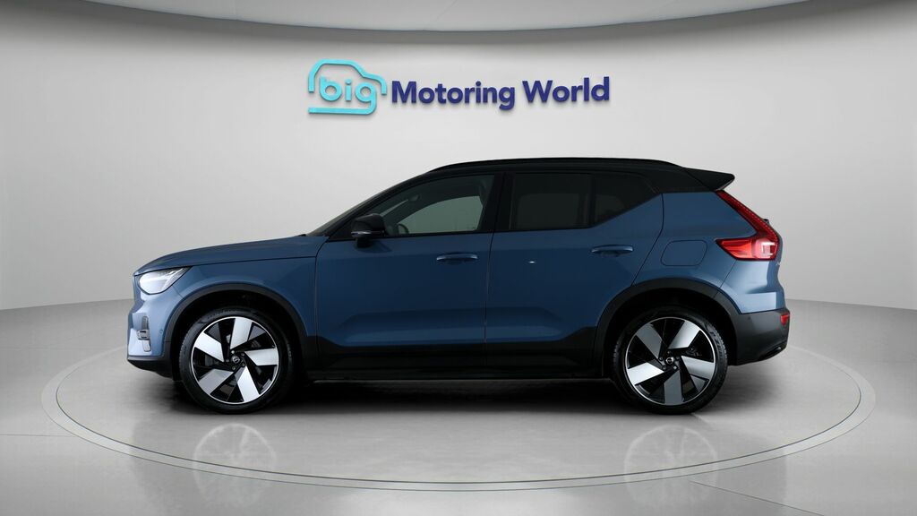 Volvo XC40 Ultimate Blue #4
