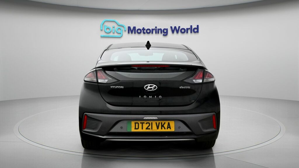 Hyundai Ioniq Premium Black #6