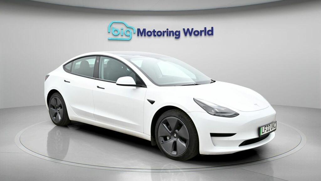 Tesla Model 3 Standard Range Plus White