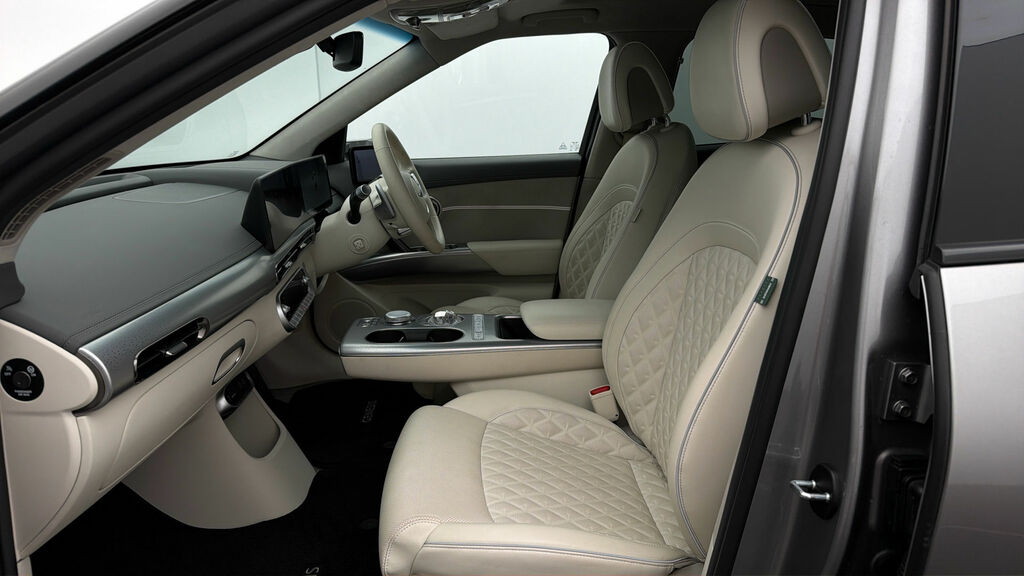 Genesis GV60 Suv White #5