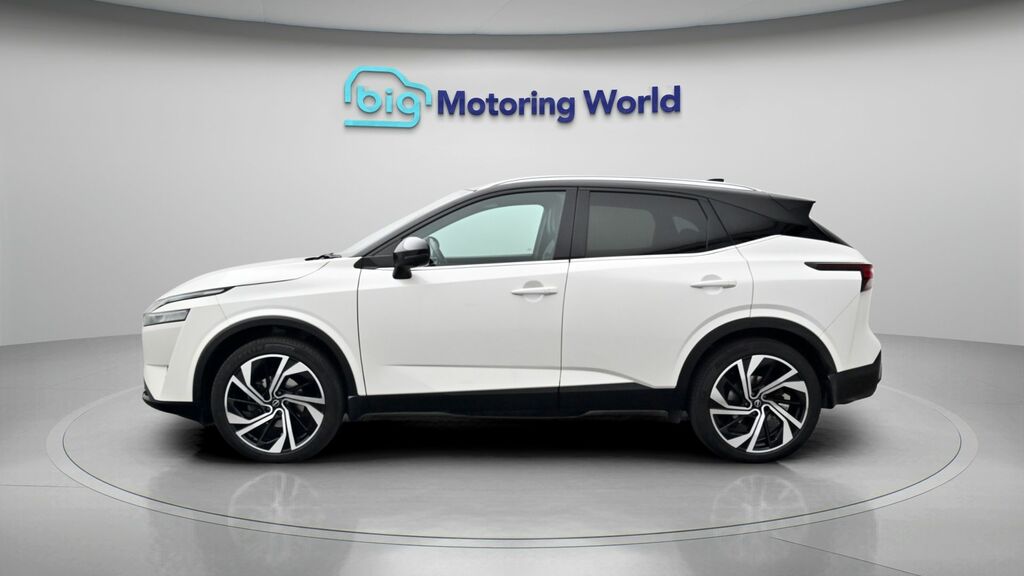 Nissan Qashqai Tekna White #4
