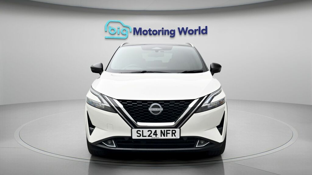 Nissan Qashqai Tekna White #2