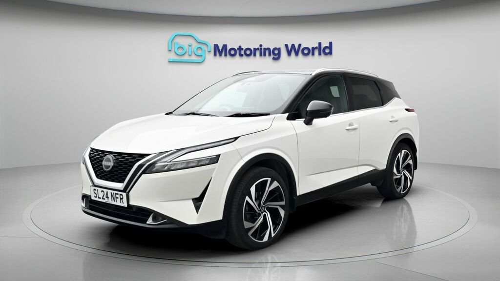 Nissan Qashqai Tekna White #3