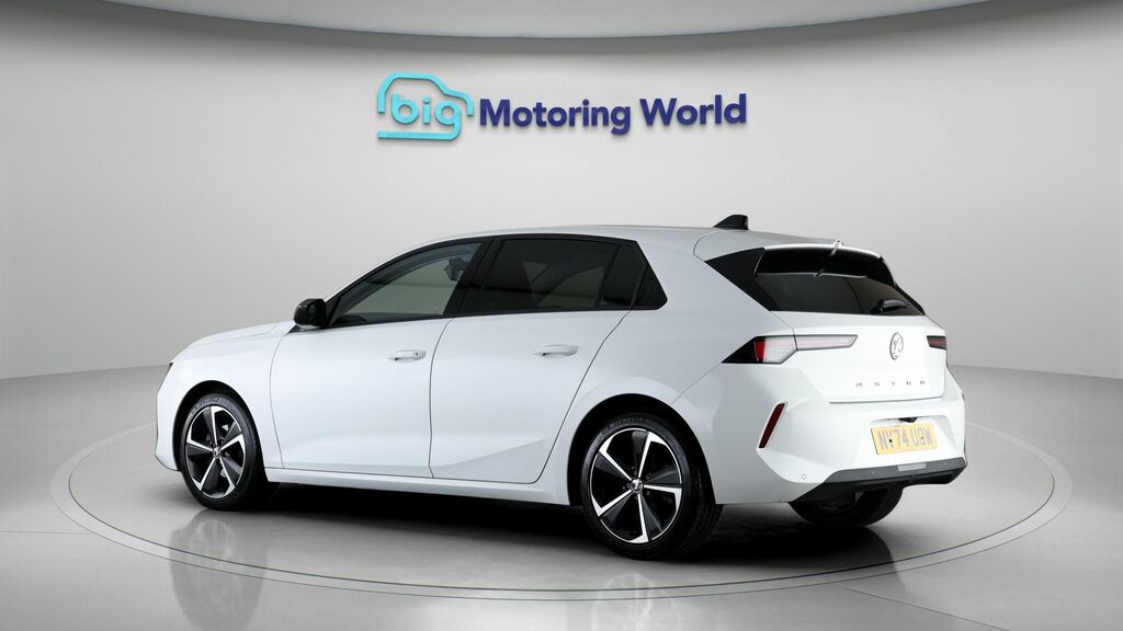 Vauxhall Astra Griffin NV74UOW White #5