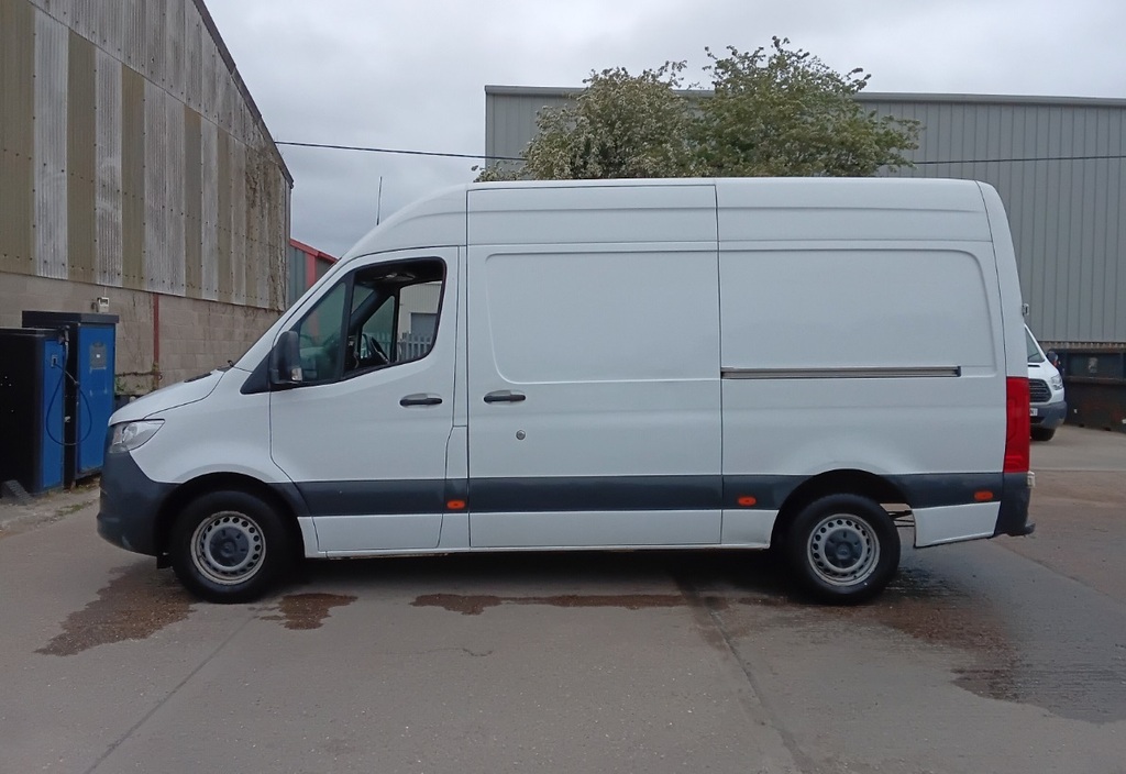 Mercedes-Benz Sprinter 316 Cdi 163 L2h2 Mwb High Roof Rwd KP20SYY White #6