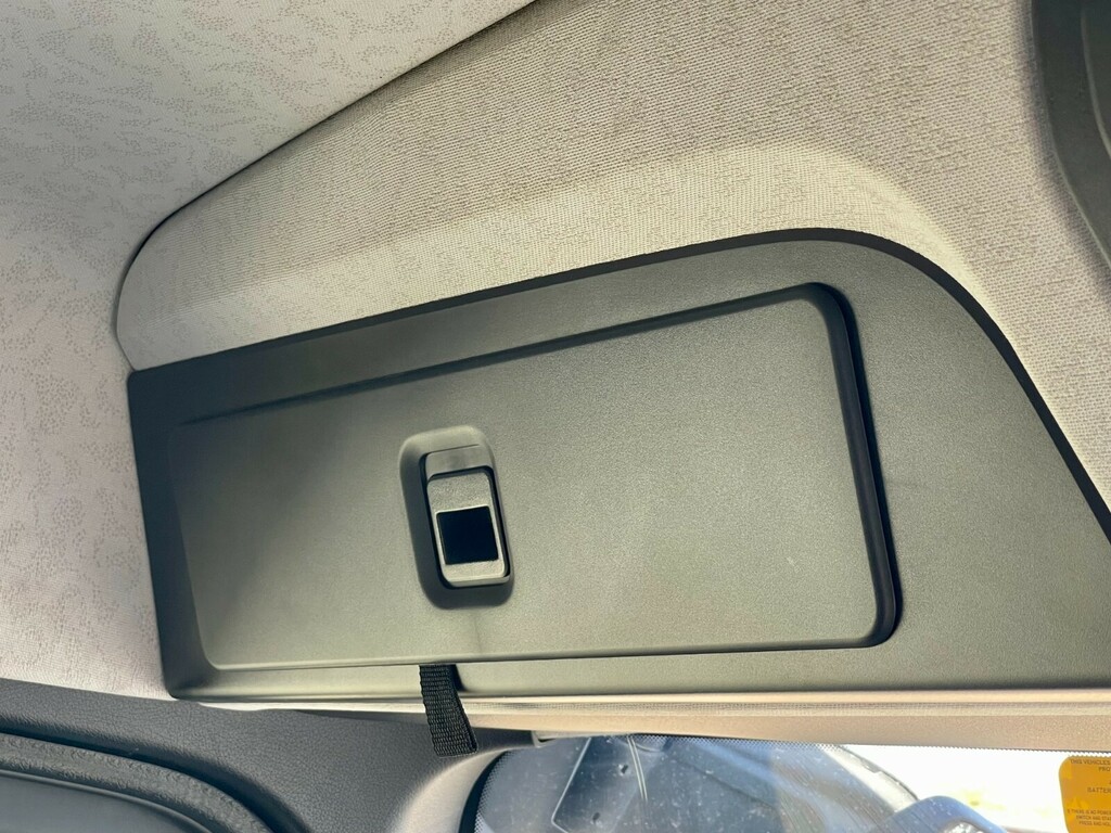 Mercedes-Benz  816 Box With Rear Shutter White #28