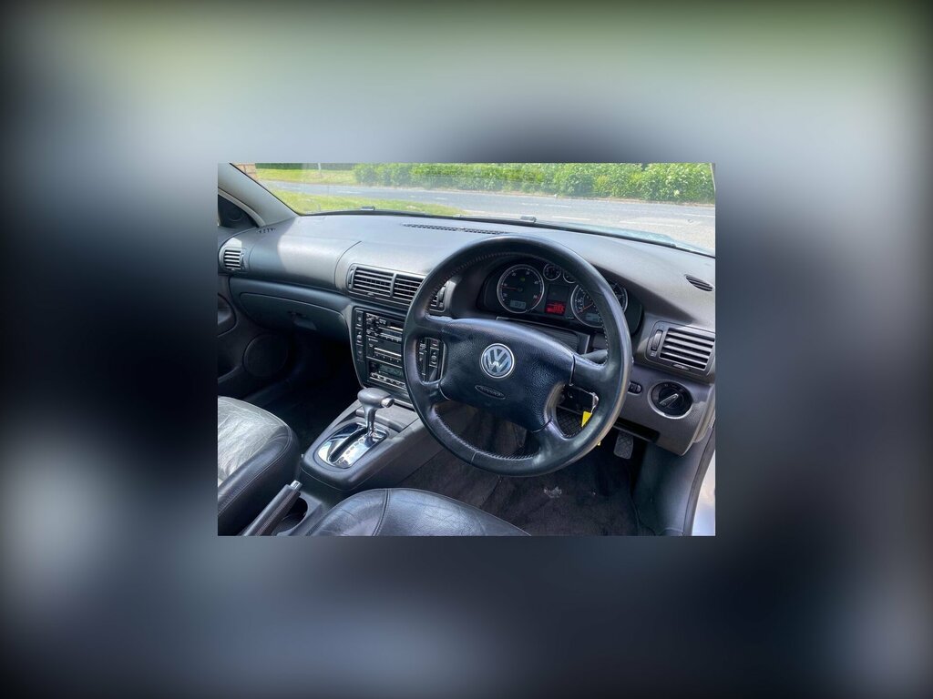 Volkswagen Passat 1.9 Tdi Pd Highline Saloon 1 Silver #4