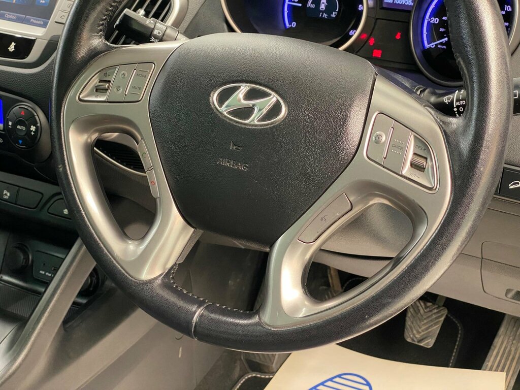 Hyundai Ix35 Crdi Style White #4