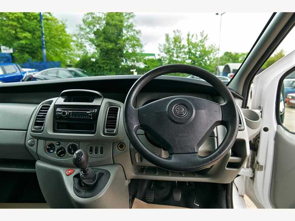 Vauxhall Vivaro Panel Van Silver #15