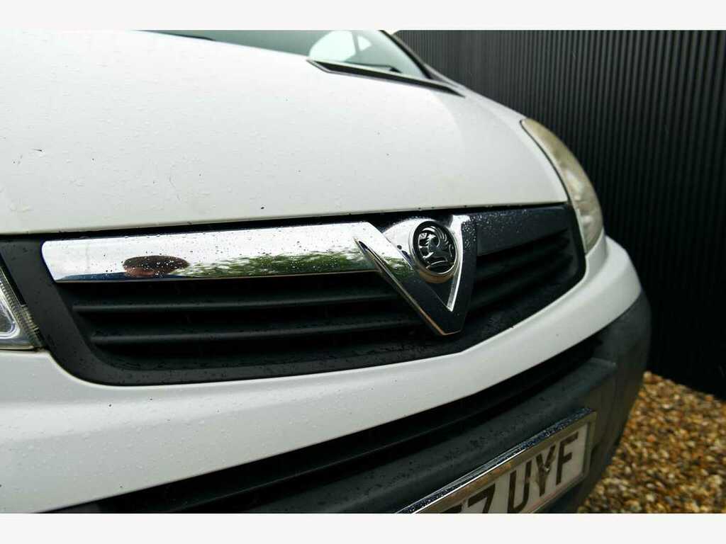 Vauxhall Vivaro 2900 D C Lwb White #3