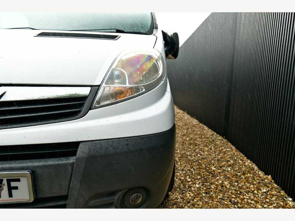 Vauxhall Vivaro Panel Van Silver #10
