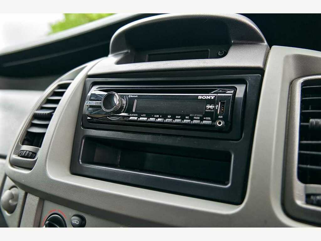 Vauxhall Vivaro Panel Van Silver #17