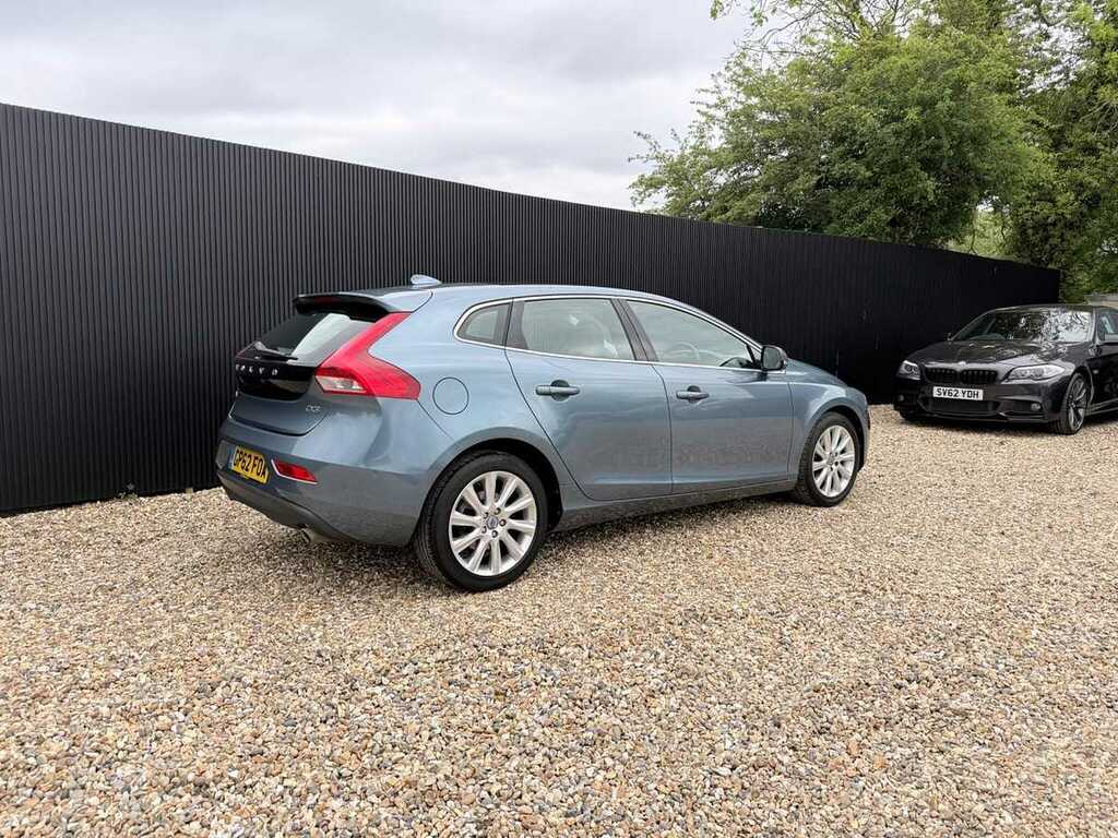 Volvo V40 Se Lux Nav D3 Blue #2