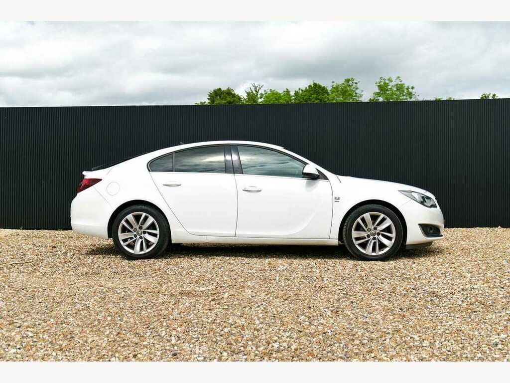 Vauxhall Insignia Sri Nav Cdti Eco S S DN65VRL White #3