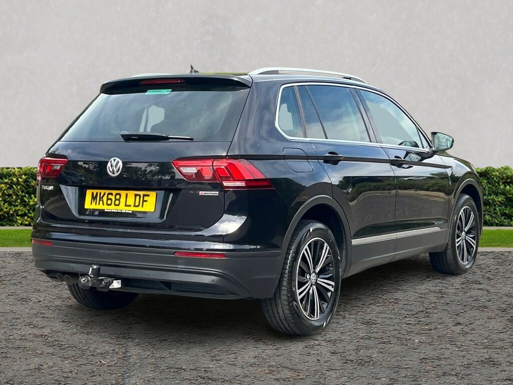 Volkswagen Tiguan 2.0 Tdi 150 4Motion Se Nav Dsg MK68LDF Black #3