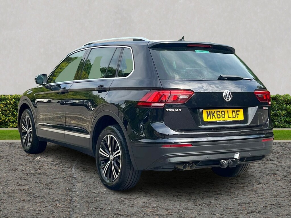 Volkswagen Tiguan 2.0 Tdi 150 4Motion Se Nav Dsg MK68LDF Black #5
