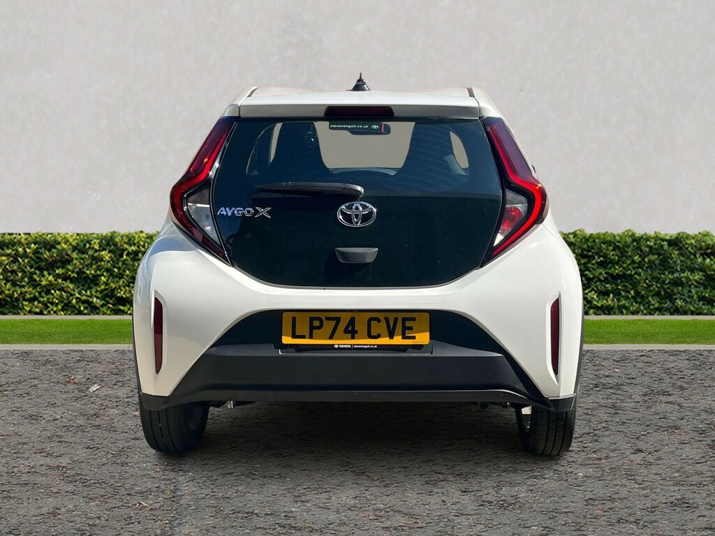 Toyota Aygo X 1.0 Vvt-i Pure LP74CVE White #4