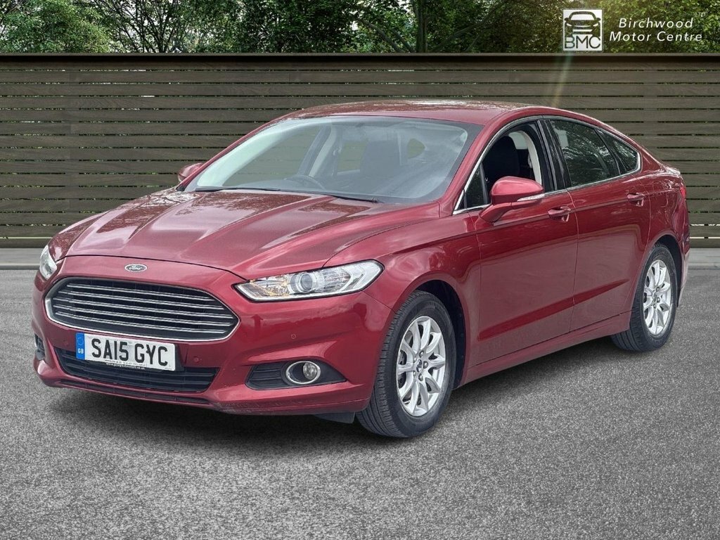 Ford Mondeo Hatchback SA15GYC Red #3