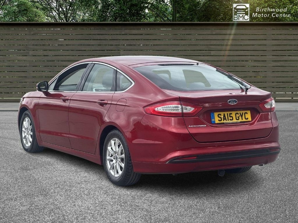 Ford Mondeo Hatchback SA15GYC Red #5