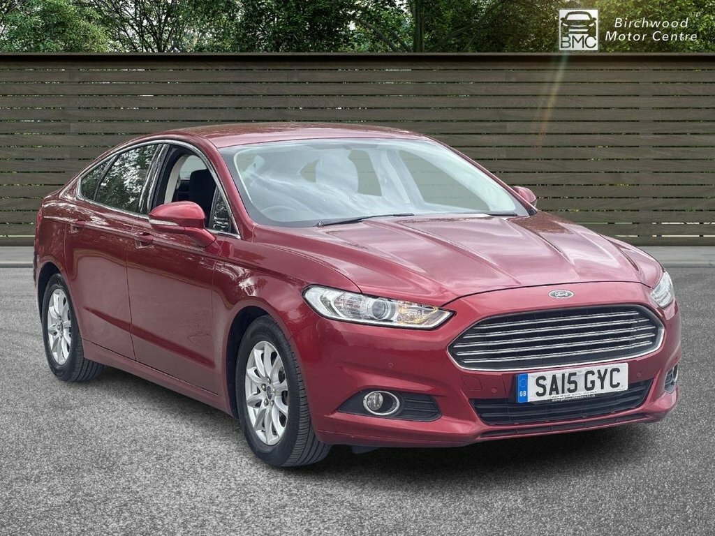 Ford Mondeo Hatchback Red