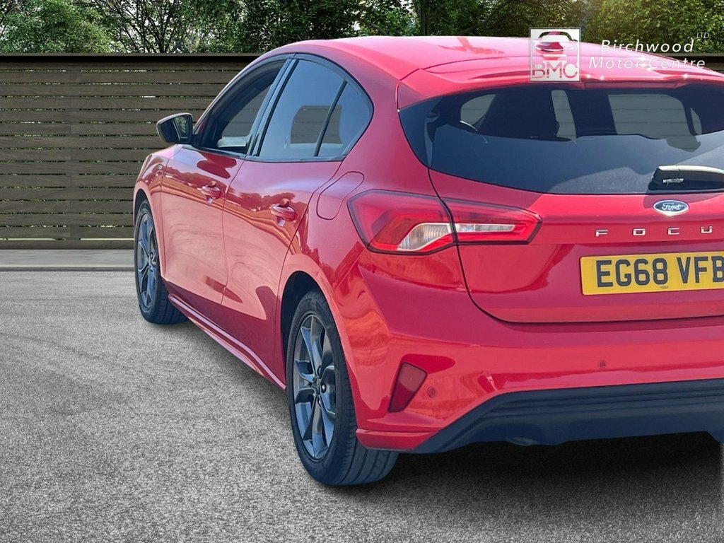 Ford Focus 1L St-line EG68VFB Red #5
