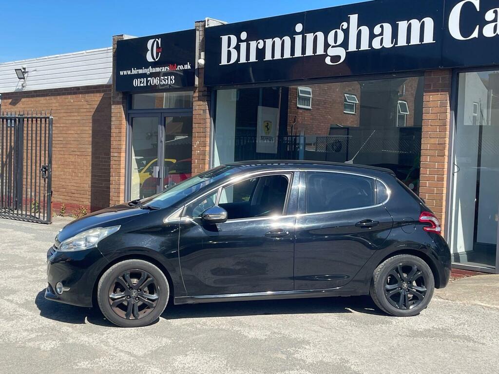 Peugeot 208 Hatchback 1.2 Vti Puretech Allure Euro 5 2014 EU64YKC Black #4