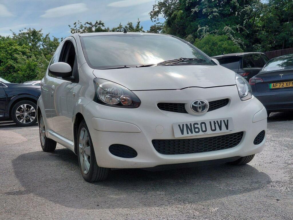 Toyota Aygo Hatchback 1.0 Vvt-i Go Euro 5 201160 VN60UVV White #3
