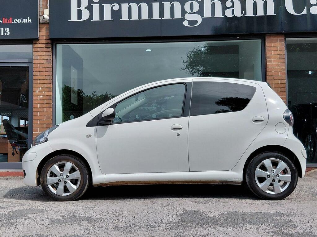 Toyota Aygo Hatchback 1.0 Vvt-i Go Euro 5 201160 VN60UVV White #6